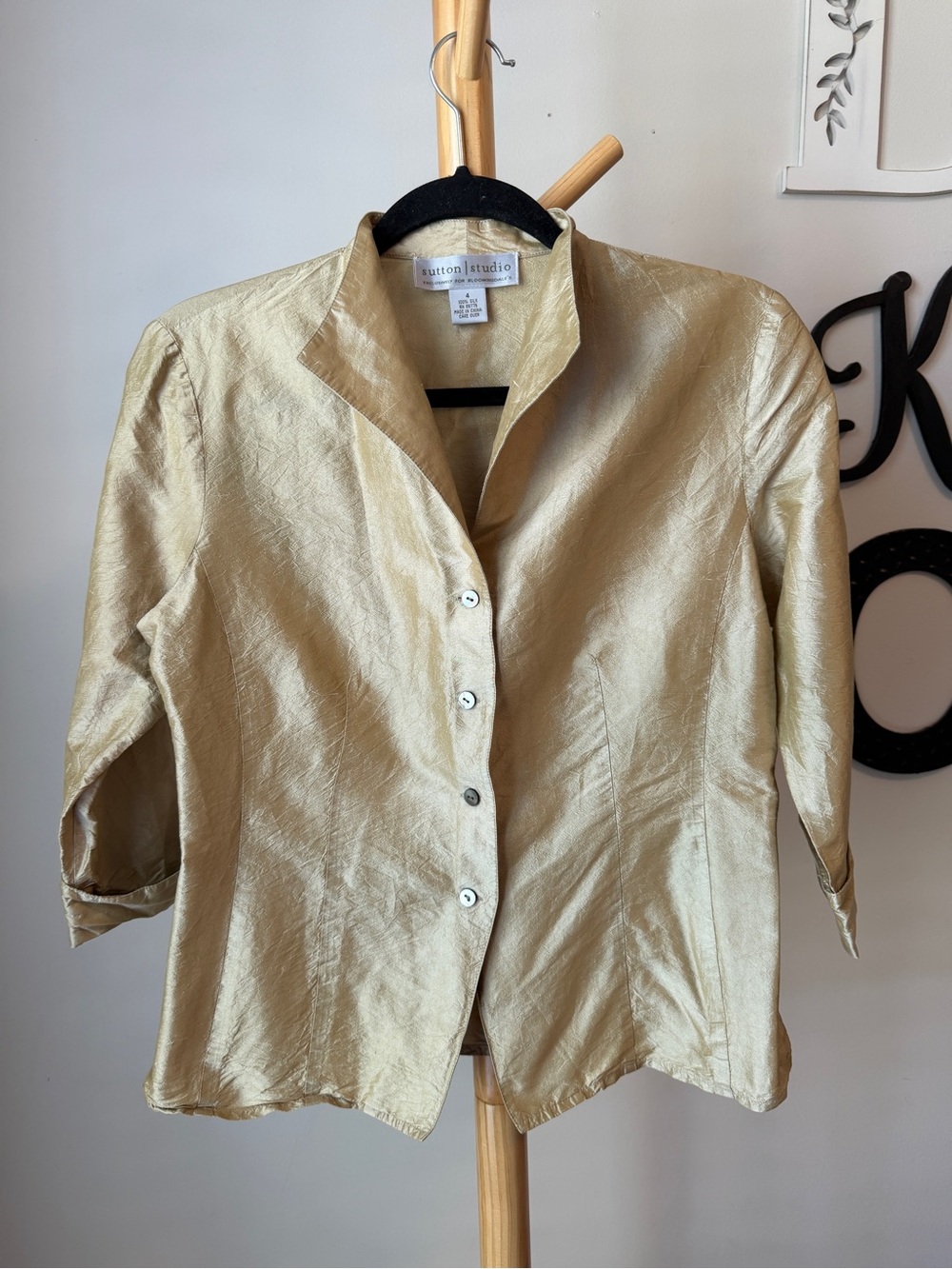 Sutton Studio Bloomingdale’s Silk Jacket Size 4 Champagne Blazer Button Front